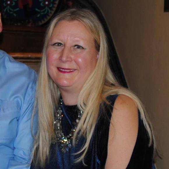 Meet your Posher, Debbie - Picture 1 of 1